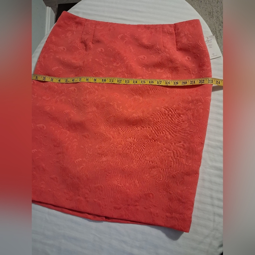 Coral Textured Two-Piece Skirt Suit with Belt Size 18 - Picture 9 of 11